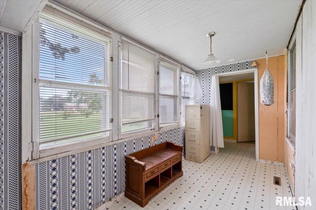 4804 NORTHWEST Boulevard, Davenport, IA 52806