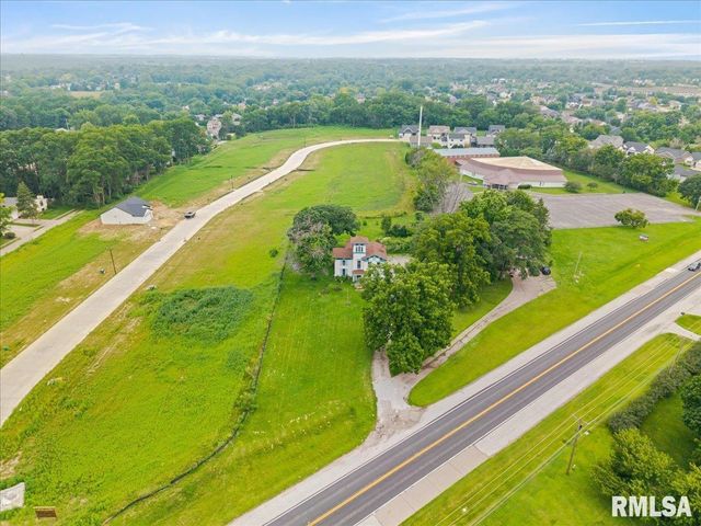 4804 NORTHWEST Boulevard, Davenport, IA 52806