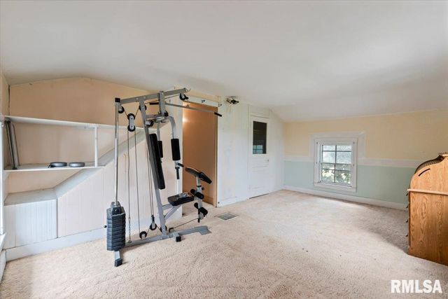 4804 NORTHWEST Boulevard, Davenport, IA 52806