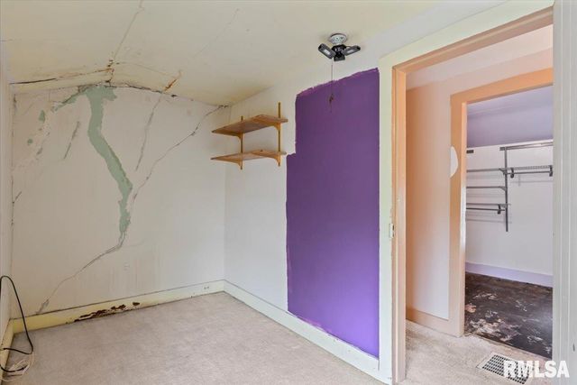 4804 NORTHWEST Boulevard, Davenport, IA 52806