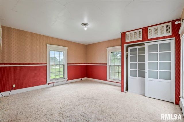 4804 NORTHWEST Boulevard, Davenport, IA 52806