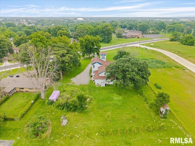 4804 NORTHWEST Boulevard, Davenport, IA 52806