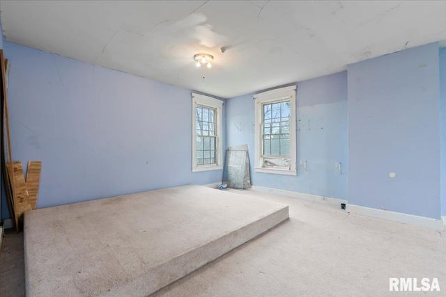 4804 NORTHWEST Boulevard, Davenport, IA 52806