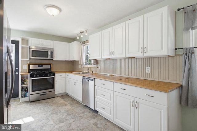 2114 SHAARON DR, Lancaster, PA 17601