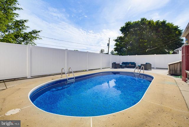2114 SHAARON DR, Lancaster, PA 17601