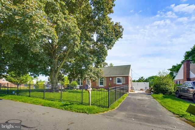 2114 SHAARON DR, Lancaster, PA 17601