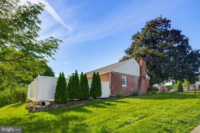 2114 SHAARON DR, Lancaster, PA 17601