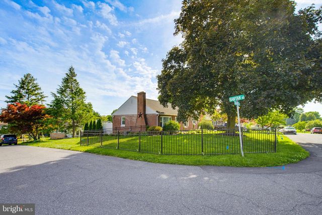 2114 SHAARON DR, Lancaster, PA 17601