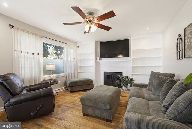 2114 SHAARON DR, Lancaster, PA 17601