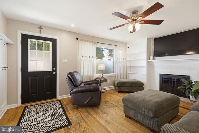 2114 SHAARON DR, Lancaster, PA 17601