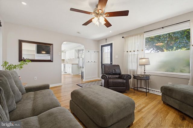 2114 SHAARON DR, Lancaster, PA 17601