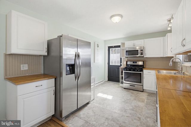 2114 SHAARON DR, Lancaster, PA 17601
