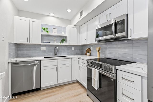 4608 W MARYLAND Avenue 130, Glendale, AZ 85301