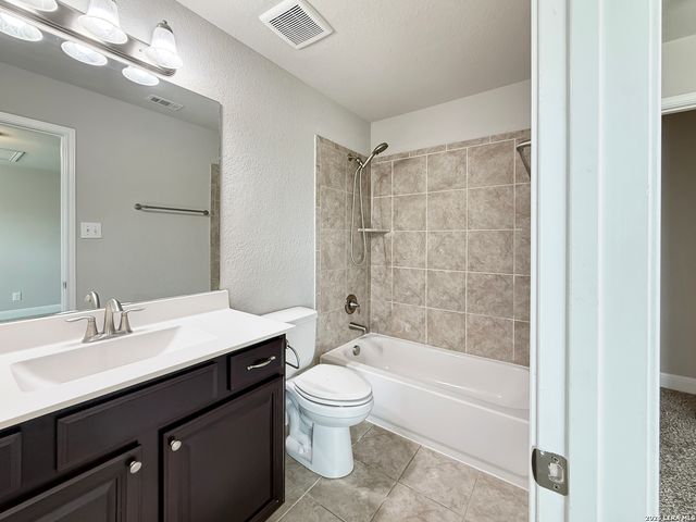 8720 Indian Bluff, Converse, TX 78109