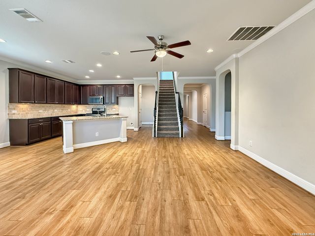 8720 Indian Bluff, Converse, TX 78109