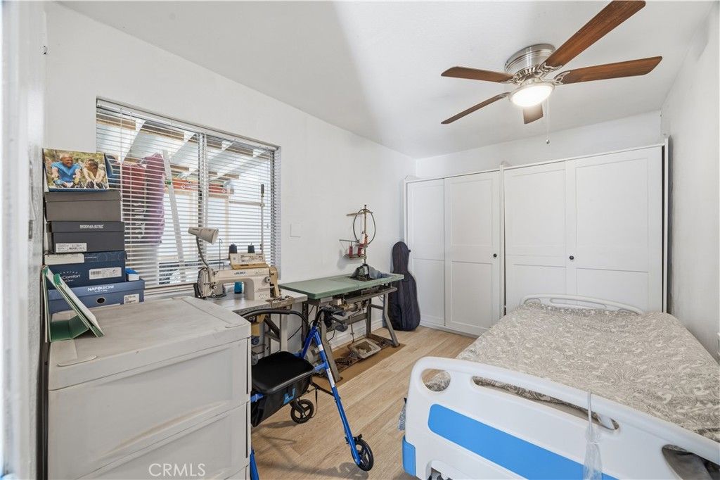Image 11 of property listing at 927 E 28th St, Los Angeles, CA 90011