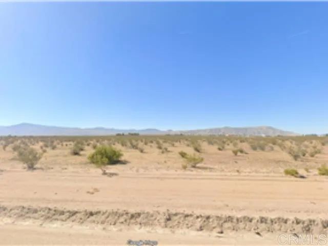 11883 Hamiliton, Apple Valley, CA 92308