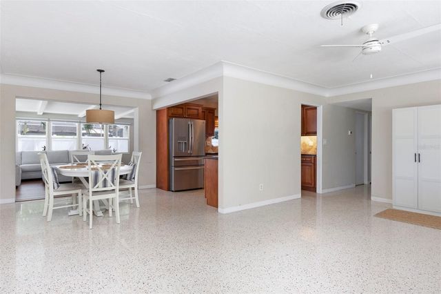 6355 23RD AVENUE N, St Petersburg, FL 33710