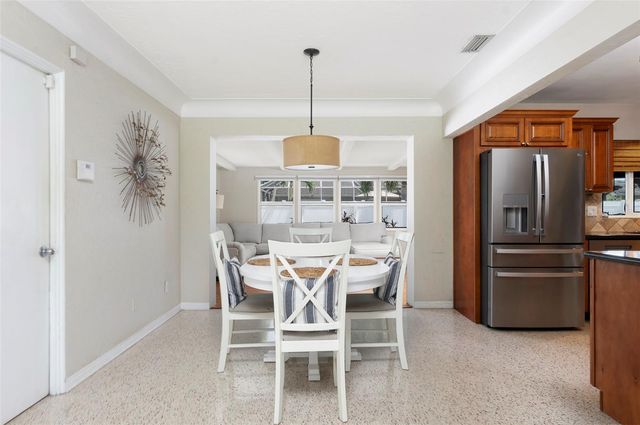 6355 23RD AVENUE N, St Petersburg, FL 33710