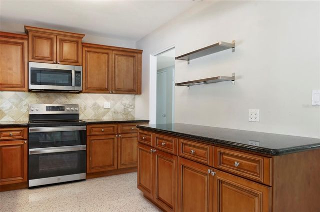 6355 23RD AVENUE N, St Petersburg, FL 33710
