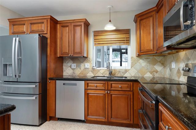 6355 23RD AVENUE N, St Petersburg, FL 33710