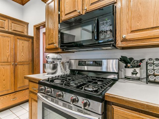 10812 Quail Run Road, Oklahoma City, OK 73150