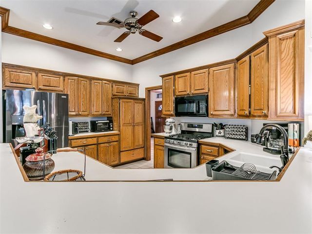 10812 Quail Run Road, Oklahoma City, OK 73150