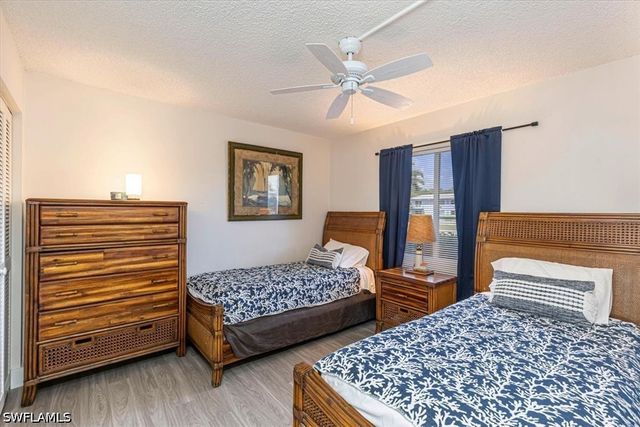 215 Palm DR 215-1, Naples, FL 34112