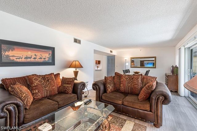 215 Palm DR 215-1, Naples, FL 34112