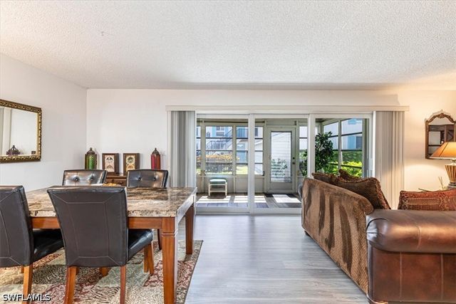 215 Palm DR 215-1, Naples, FL 34112