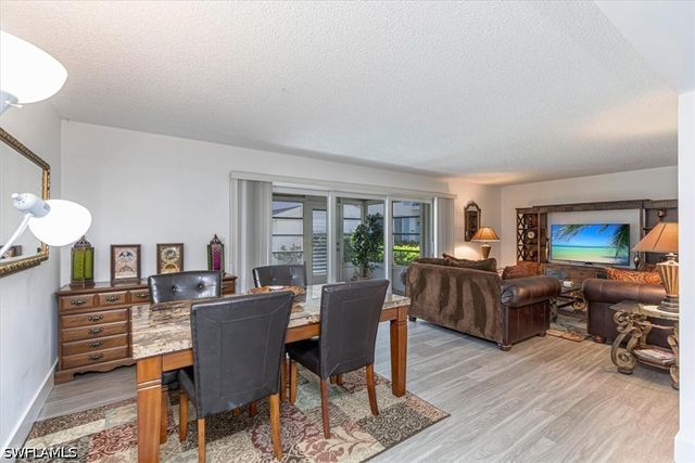 215 Palm DR 215-1, Naples, FL 34112