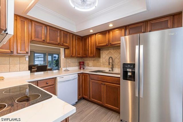 215 Palm DR 215-1, Naples, FL 34112