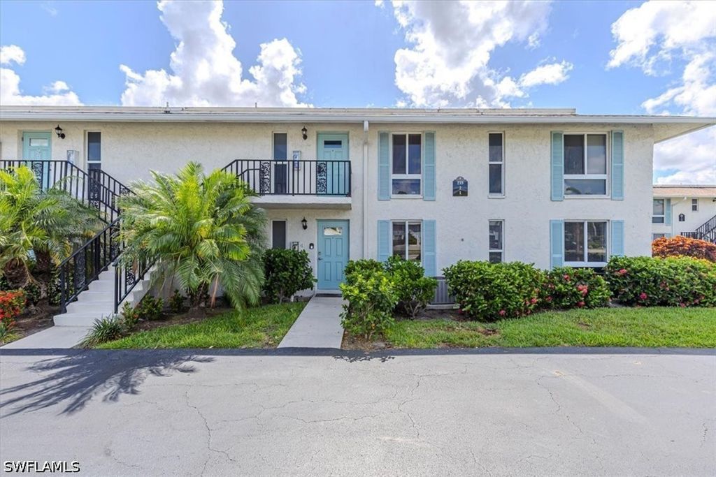 215 Palm DR 215-1, Naples, FL 34112