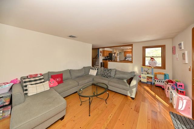 7 Lexington Road, New City, NY 10956