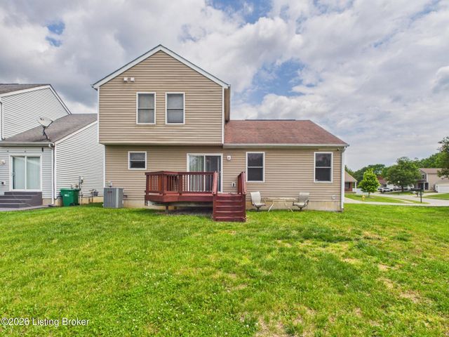 4520 Fallen Apple Ln, Louisville, KY 40218