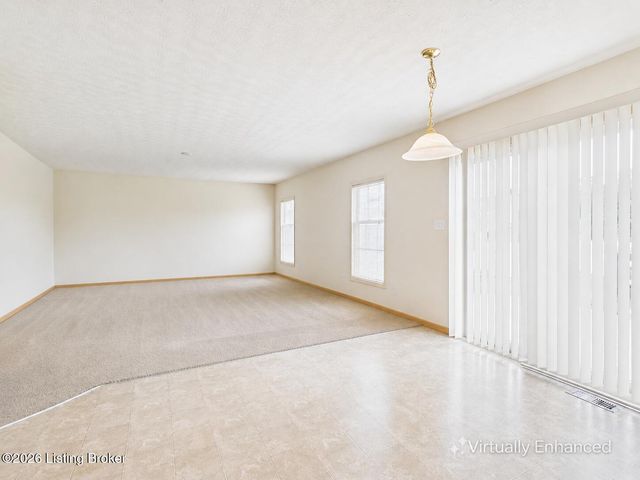 4520 Fallen Apple Ln, Louisville, KY 40218