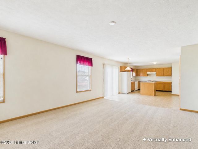 4520 Fallen Apple Ln, Louisville, KY 40218