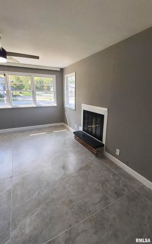 101 S GLENVIEW Drive, Carbondale, IL 62901