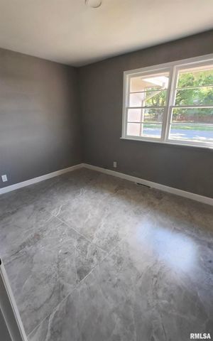 101 S GLENVIEW Drive, Carbondale, IL 62901