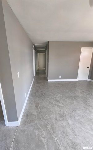 101 S GLENVIEW Drive, Carbondale, IL 62901