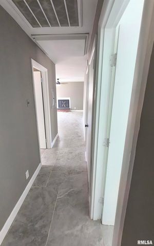 101 S GLENVIEW Drive, Carbondale, IL 62901