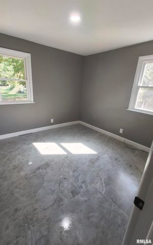 101 S GLENVIEW Drive, Carbondale, IL 62901