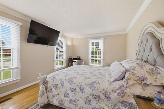 1 N Point DR, Portsmouth, VA 23703