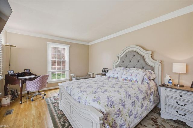 1 N Point DR, Portsmouth, VA 23703