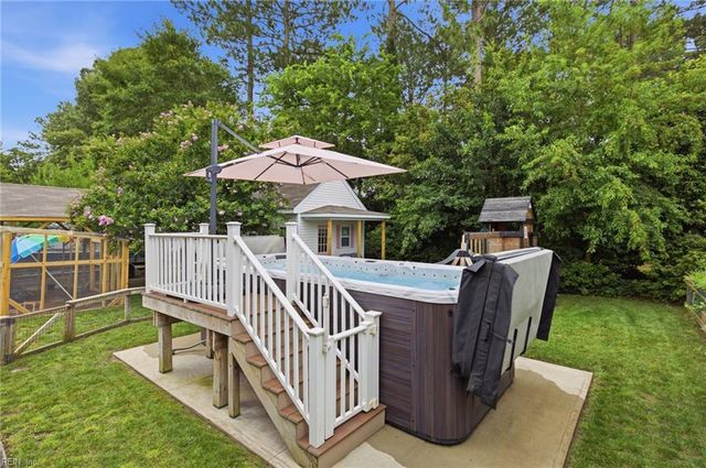 1 N Point DR, Portsmouth, VA 23703