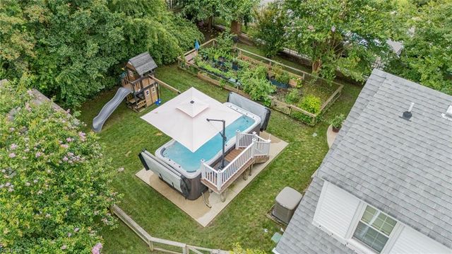 1 N Point DR, Portsmouth, VA 23703