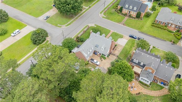1 N Point DR, Portsmouth, VA 23703