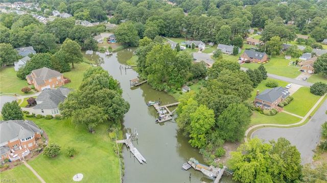 1 N Point DR, Portsmouth, VA 23703