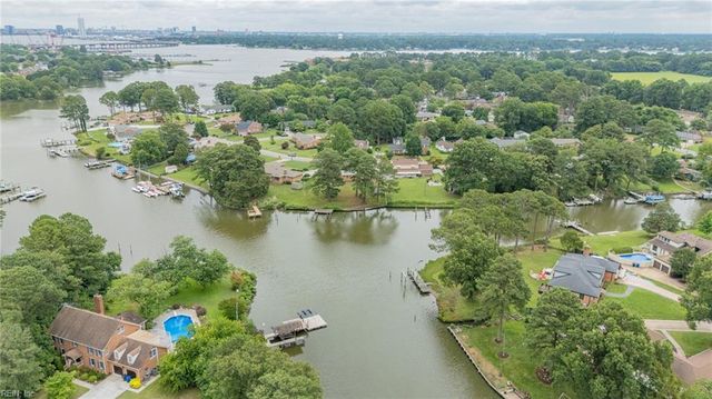1 N Point DR, Portsmouth, VA 23703