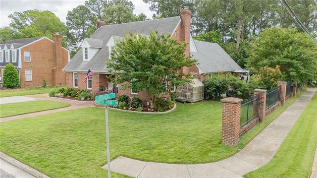 1 N Point DR, Portsmouth, VA 23703